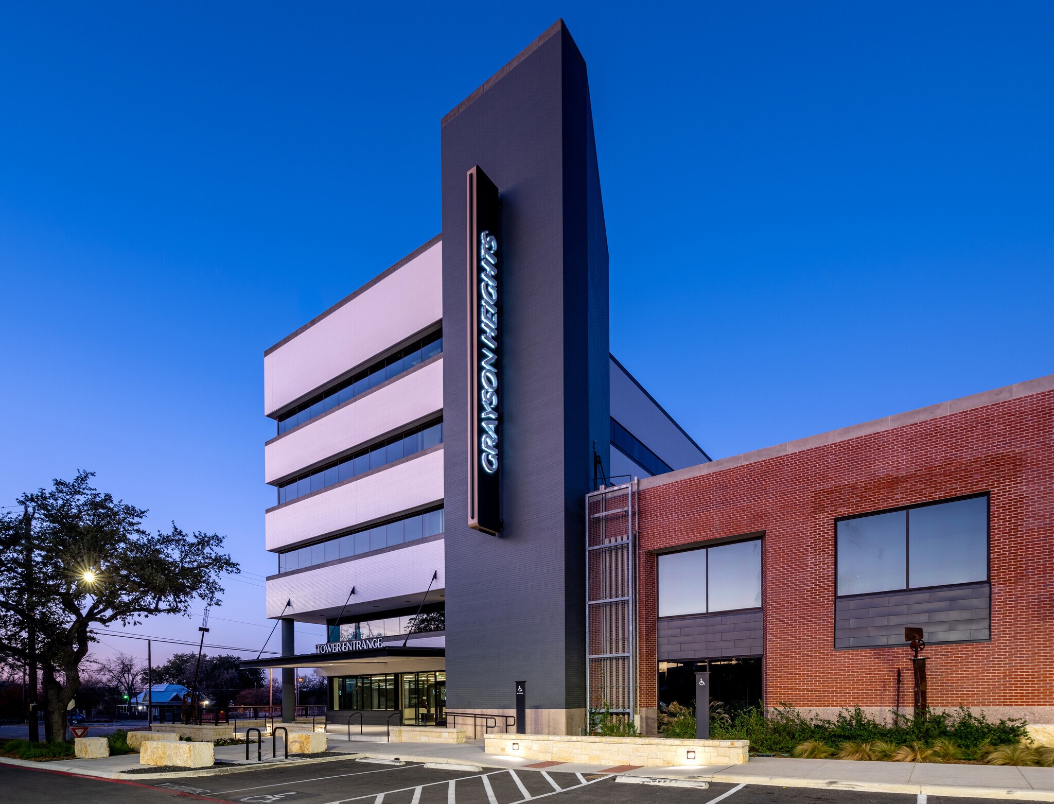 1422 E Grayson St, San Antonio, TX à louer Photo du bâtiment- Image 1 de 10