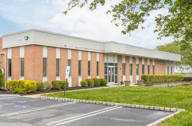 More details for 10 Fadem Rd, Springfield, NJ - Industrial for Lease