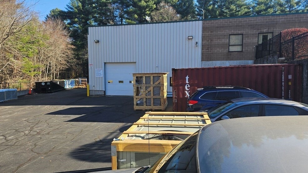 115 Mendon St, Bellingham, MA for lease - Building Photo - Image 3 of 10