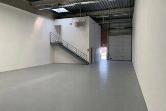 Plus de détails pour Bureau, Local d'activités à louer