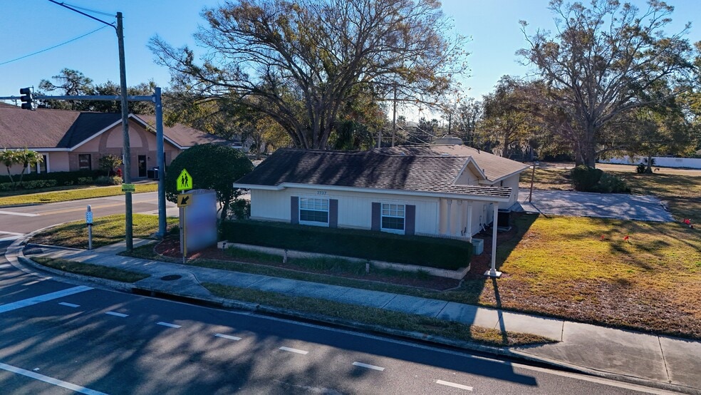 2737 State Road 580, Clearwater, FL for sale - Primary Photo - Image 1 of 10