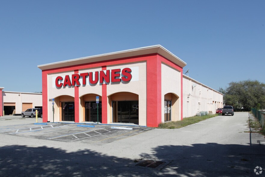 4145 Fowler St, Fort Myers, FL à vendre - Photo du bâtiment - Image 2 de 53