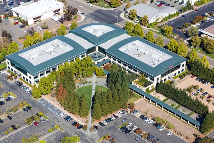 5789 State Farm Dr, Rohnert Park, CA à louer - Aérien - Image 2 de 8