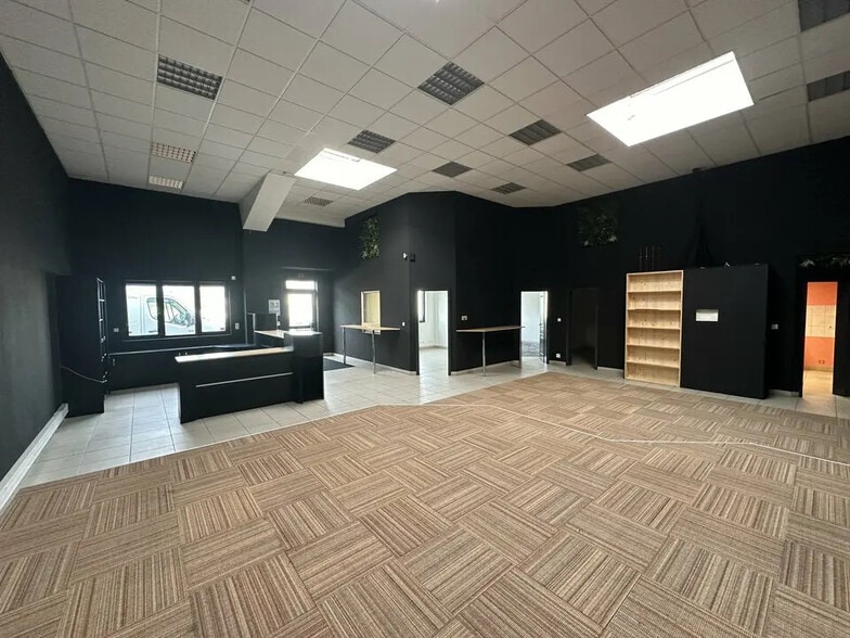 Flex in OSTWALD for lease - Interior Photo - Image 2 of 11