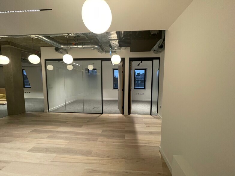 101-103 Baker St, Londres à louer - Photo du bâtiment - Image 3 de 4