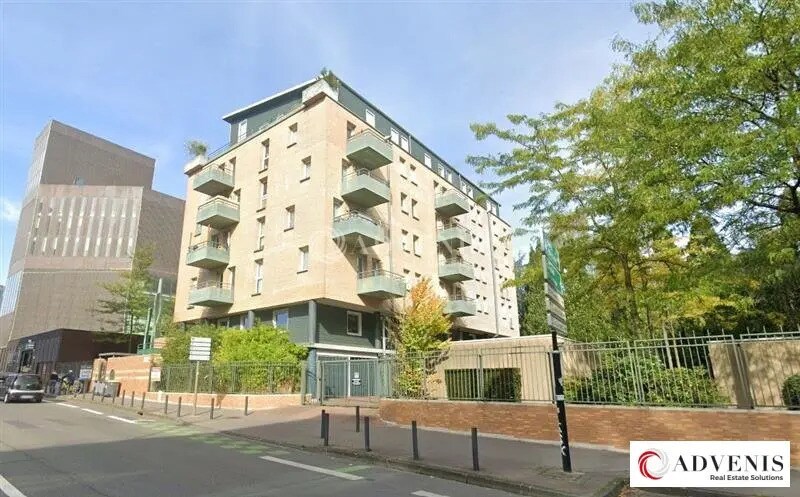 Office in Lille for lease - Building Photo - Image 1 of 7