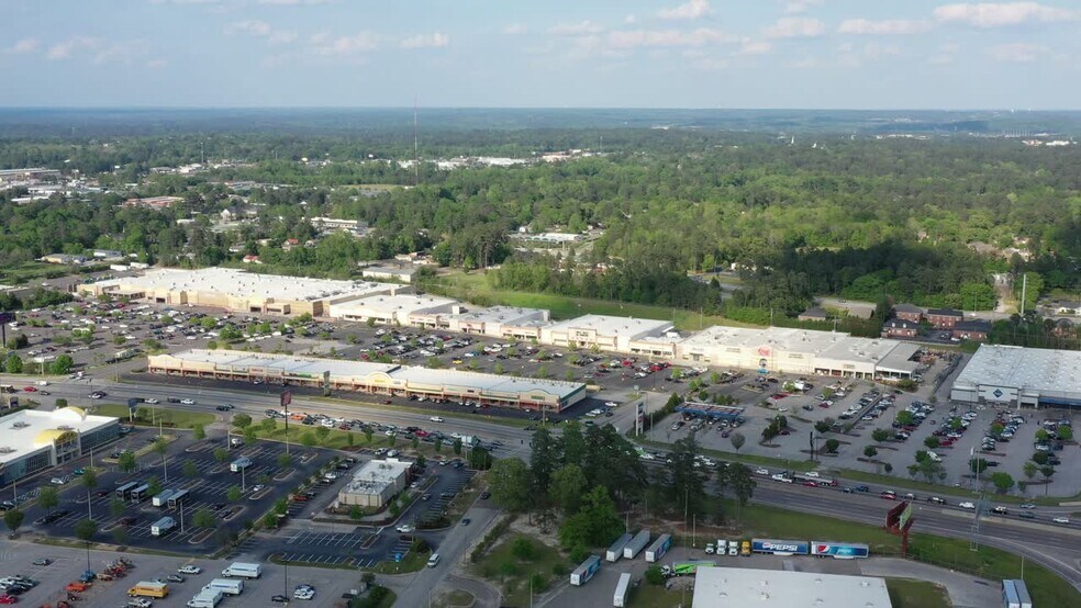266 Bobby Jones Expy, Augusta, GA à louer - Vidéo aérienne - Image 2 de 5