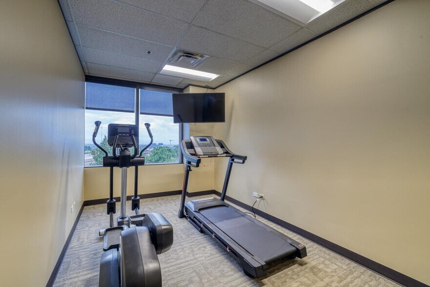 3300 S Parker Rd, Aurora, CO à louer - Photo intérieure - Image 2 de 17