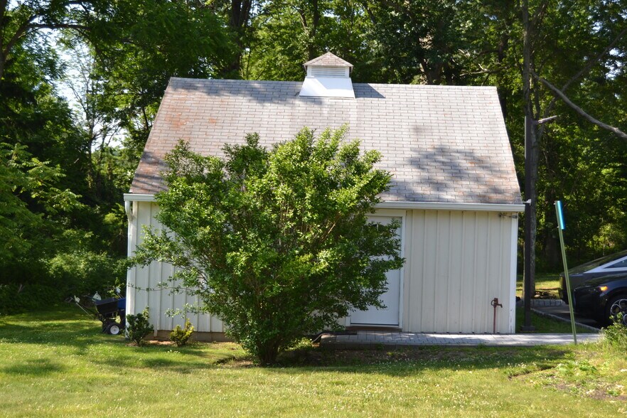 952 Holmdel Rd, Holmdel, NJ à louer - Photo du bâtiment - Image 3 de 18