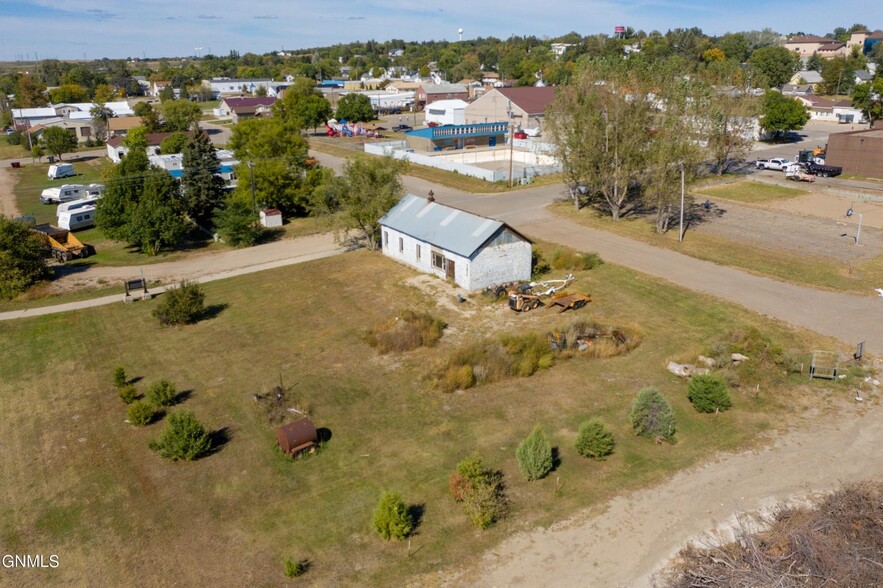 815 2nd Ave, Washburn, ND for sale - Building Photo - Image 2 of 9