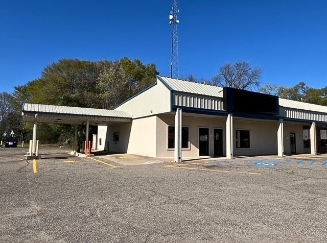 E Madison St, Bastrop, LA for lease Building Photo- Image 1 of 14