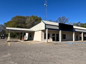 E Madison St, Bastrop, LA for lease Building Photo- Image 1 of 14