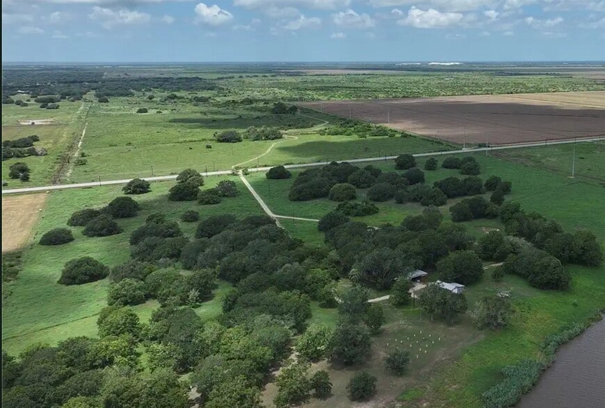 19313 Texas 172, La Ward, TX à vendre - Photo du bâtiment - Image 2 de 2