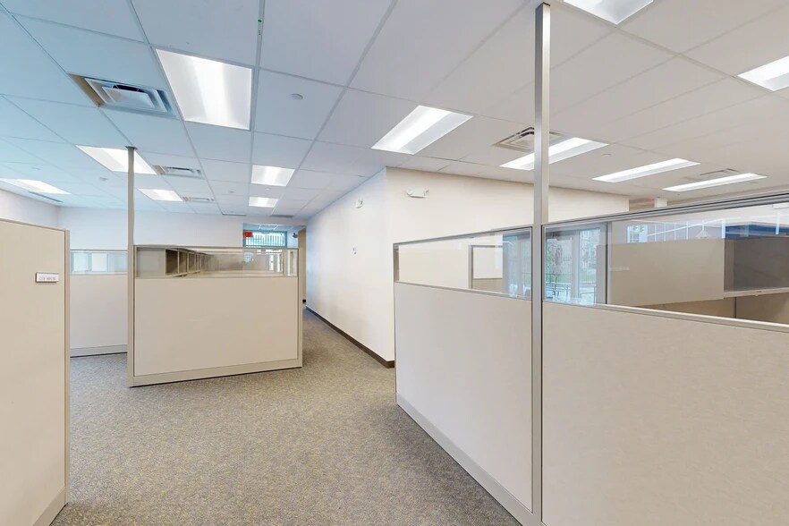 572 S Salina St, Syracuse, NY à vendre - Numérisation 3D de Matterport - Image 2 de 16