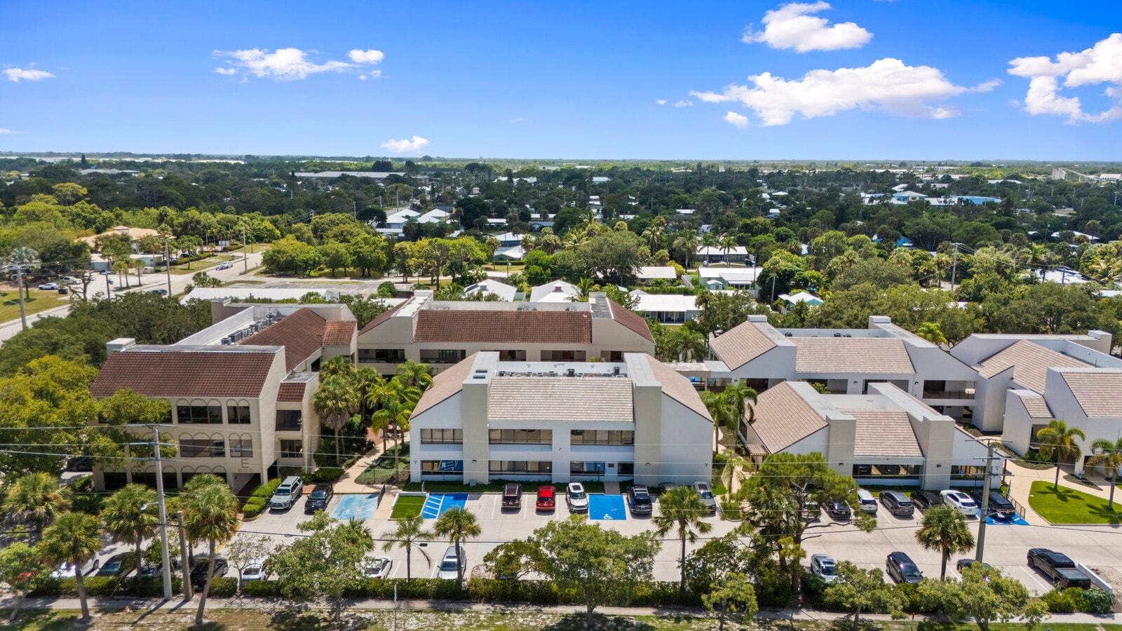 900 SE Ocean Blvd, Stuart, FL 34994 - Unit 256-F -  - Interior Photo - Image 2 of 34