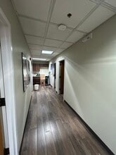 2607 N Grandview Blvd, Waukesha, WI for lease Interior Photo- Image 2 of 6