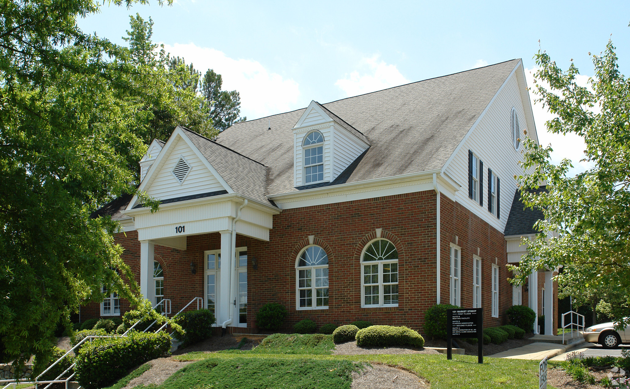 101 Market St, Chapel Hill, NC for lease Primary Photo- Image 1 of 4