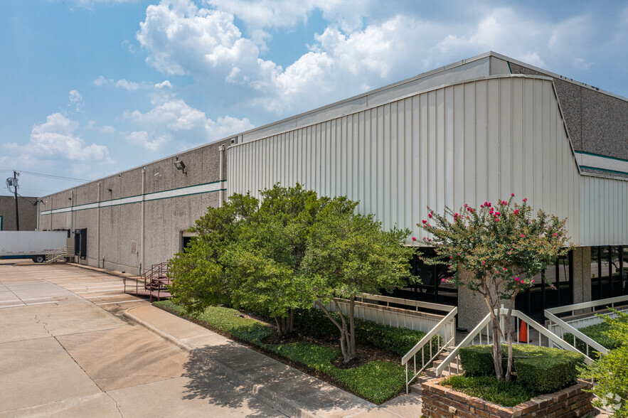 1102 Avenue T, Grand Prairie, TX for sale - Primary Photo - Image 1 of 1