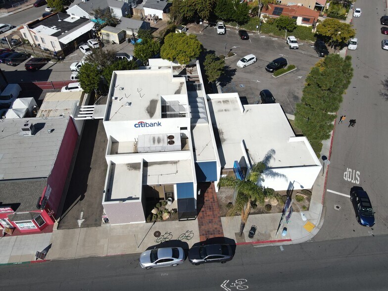 5998 El Cajon Blvd, San Diego, CA à vendre - Photo du bâtiment - Image 2 de 8