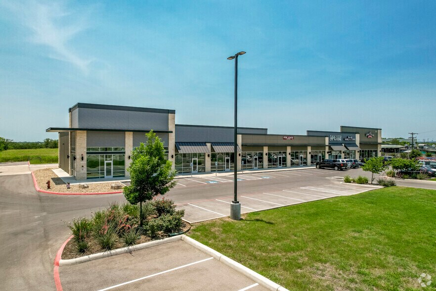 646 W FM 78, Cibolo, TX à louer - Photo du bâtiment - Image 2 de 23