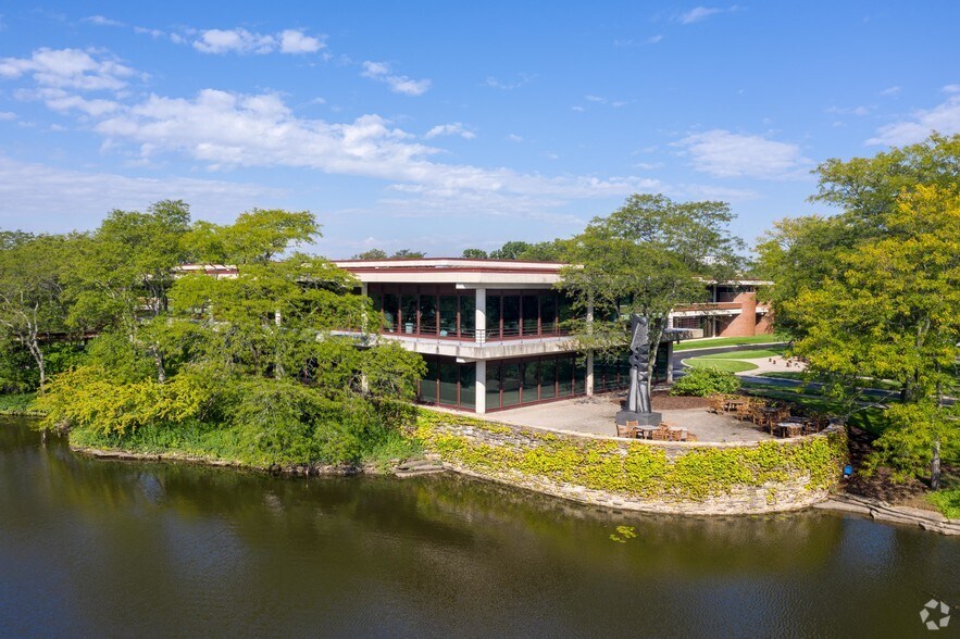 2715 Jorie Blvd, Oak Brook, IL à louer - Photo du bâtiment - Image 1 de 12