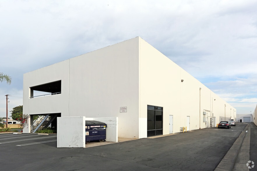 16742 Gothard St, Huntington Beach, CA for lease - Building Photo - Image 3 of 3