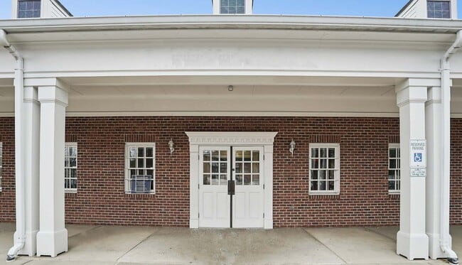 Plus de détails pour 5519 Franconia Rd, Alexandria, VA - Commerce de détail à vendre