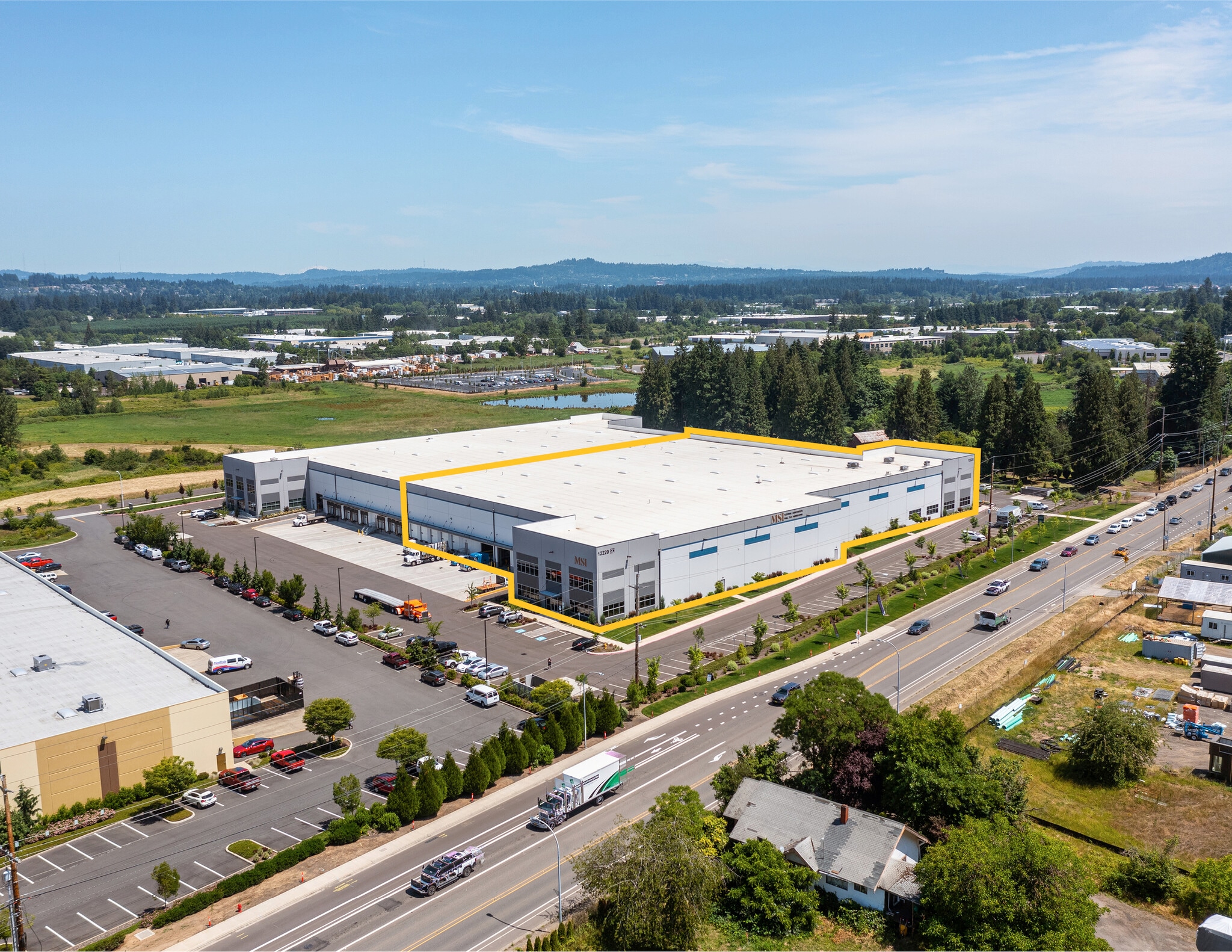 12220-12370 SW Cimino St, Tualatin, OR à louer Aérien- Image 1 de 5