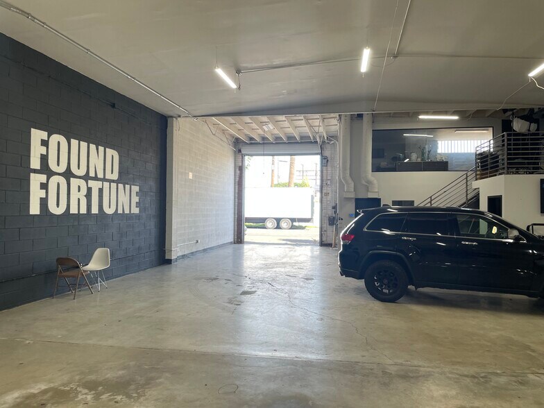 1348 E 15th St, Los Angeles, CA à louer - Photo du bâtiment - Image 3 de 22