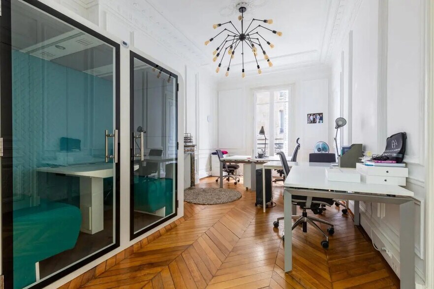 24 Rue René Boulanger, Paris for lease - Interior Photo - Image 2 of 8