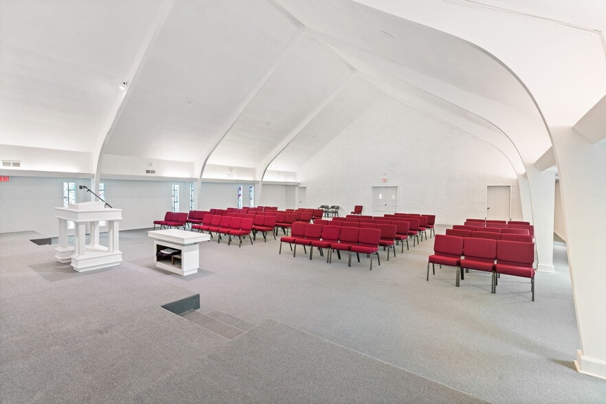 200 Carr Ln, Duncanville, TX for lease - Interior Photo - Image 3 of 26