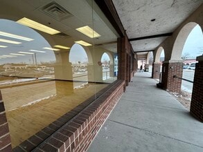 401-499 Lake Cook Rd, Deerfield, IL à louer Photo intérieure- Image 2 de 4