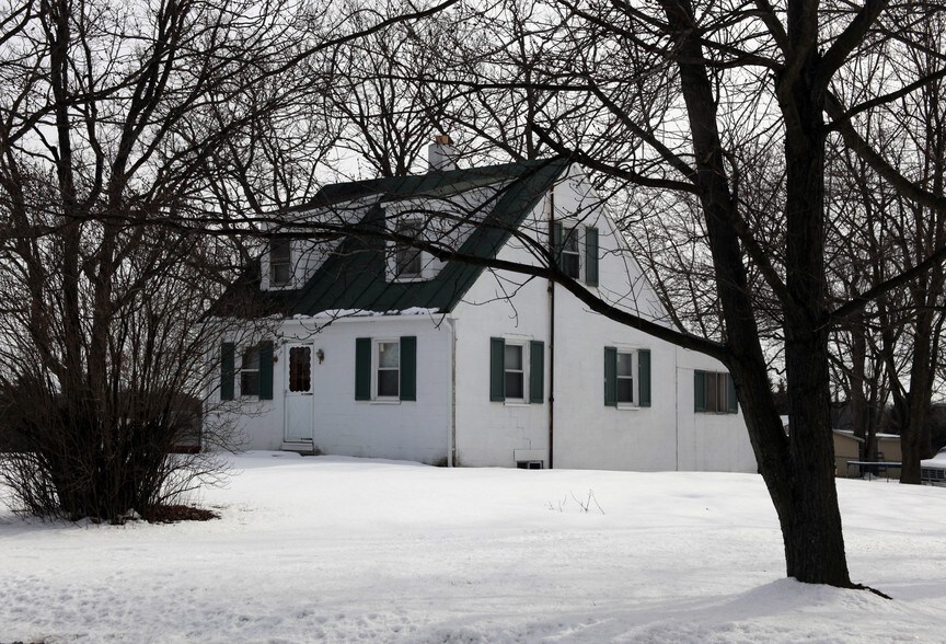 672 Fairfax Pike, Stephens City, VA à vendre - Photo du bâtiment - Image 2 de 13