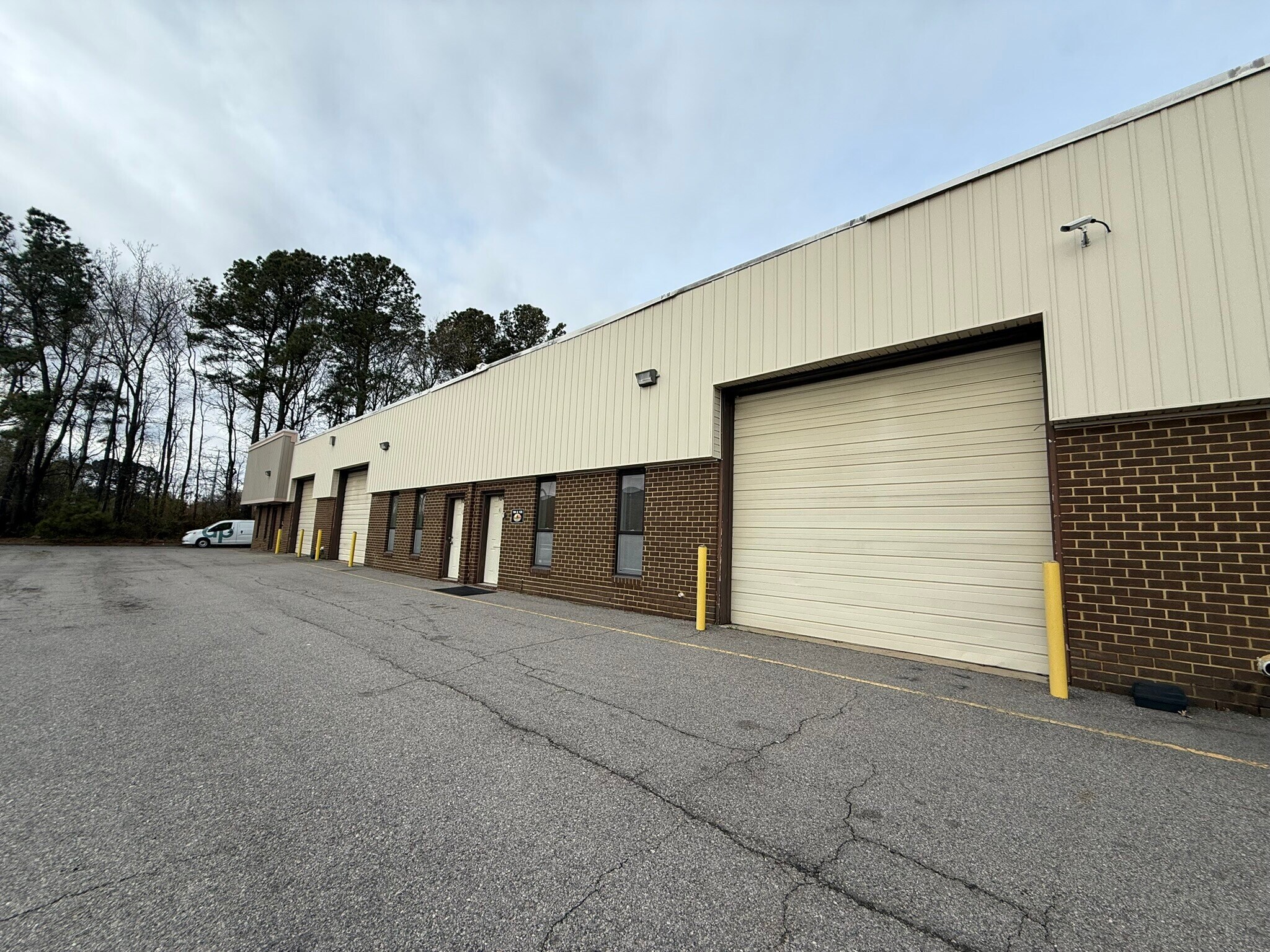 5305 Cleveland St, Virginia Beach, VA for lease Building Photo- Image 1 of 4