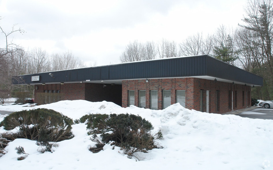 308 Ushers Rd, Ballston Lake, NY à louer - Photo du bâtiment - Image 2 de 2