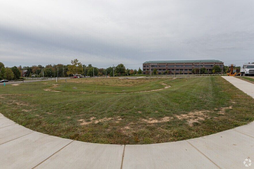 401 DuPont Field Blvd, Greenville, DE for lease - Building Photo - Image 2 of 2