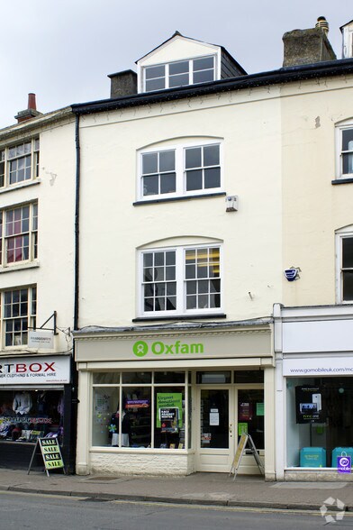 14-15 Agincourt Sq, Monmouth à vendre - Photo du bâtiment - Image 2 de 6