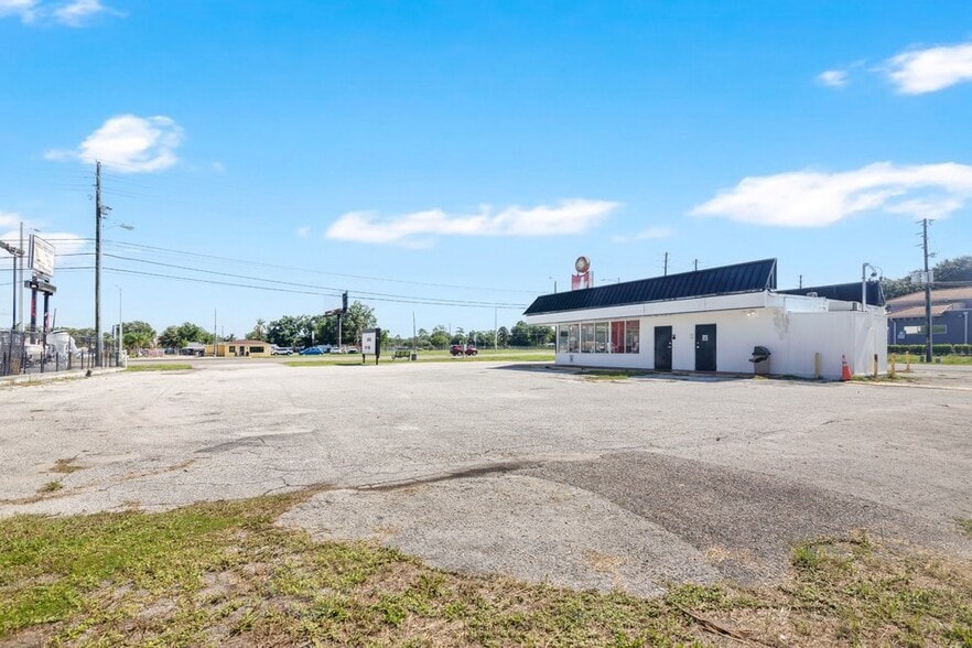 9710 E Colonial Dr, Orlando, FL for sale - Building Photo - Image 2 of 29