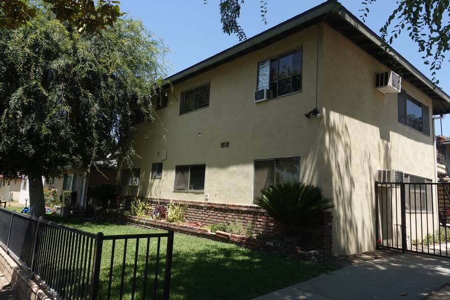 231 E Maple Ave, Monrovia, CA à vendre - Photo du bâtiment - Image 1 de 8