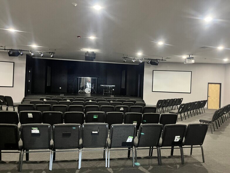 304 Laconia Rd, Belmont, NH à vendre - Photo intérieure - Image 2 de 4