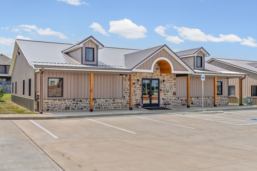 2510 Pea Ridge Rd, Clarksville, TN for lease - Building Photo - Image 2 of 47