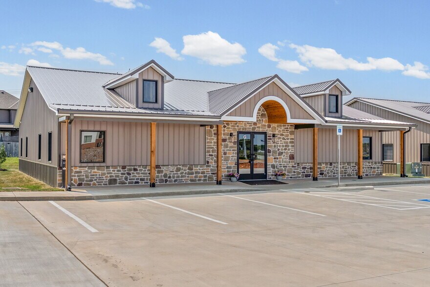 2510 Pea Ridge Rd, Clarksville, TN à louer - Photo du bâtiment - Image 2 de 47
