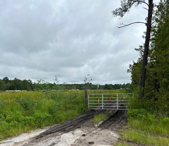 233 NW Bell Street, Lake City, FL à vendre - Photo du bâtiment - Image 3 de 4