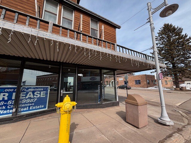 601 1st Ave, Two Harbors, MN à louer - Photo du bâtiment - Image 3 de 8