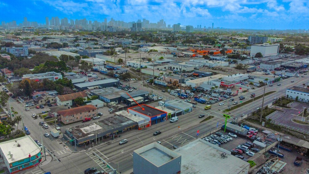 2319 NW 27th Ave, Miami, FL à louer - Photo du bâtiment - Image 3 de 6