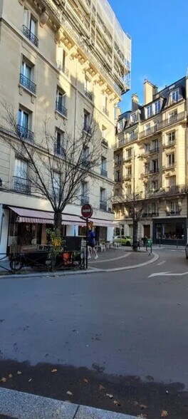 Bureau dans Paris à vendre - Photo du bâtiment - Image 1 de 10