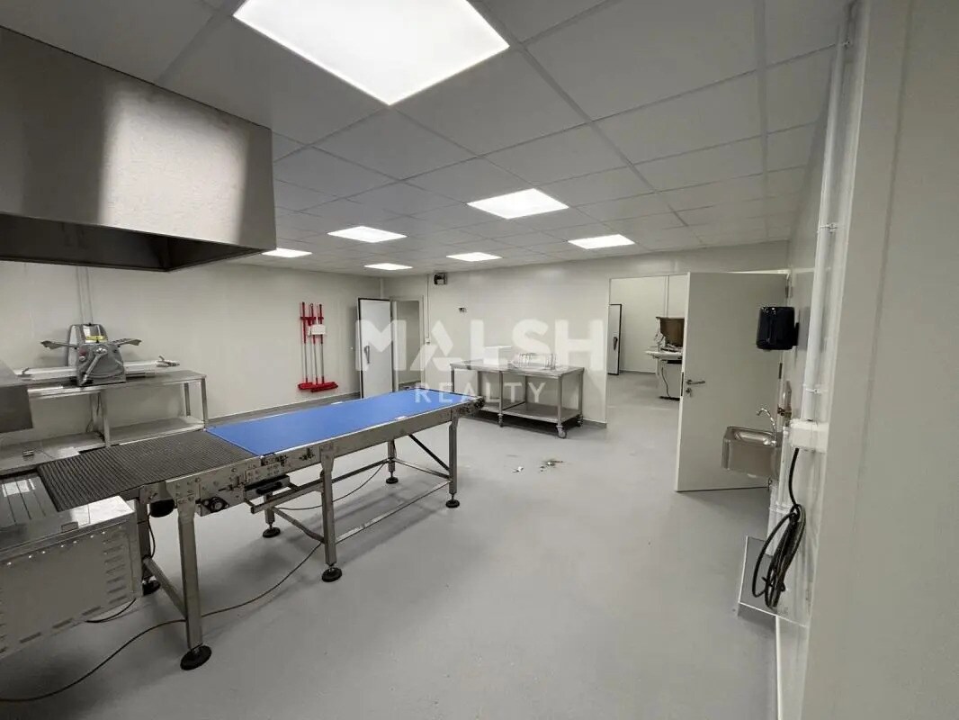 Office in Saint-Étienne for lease Interior Photo- Image 1 of 9