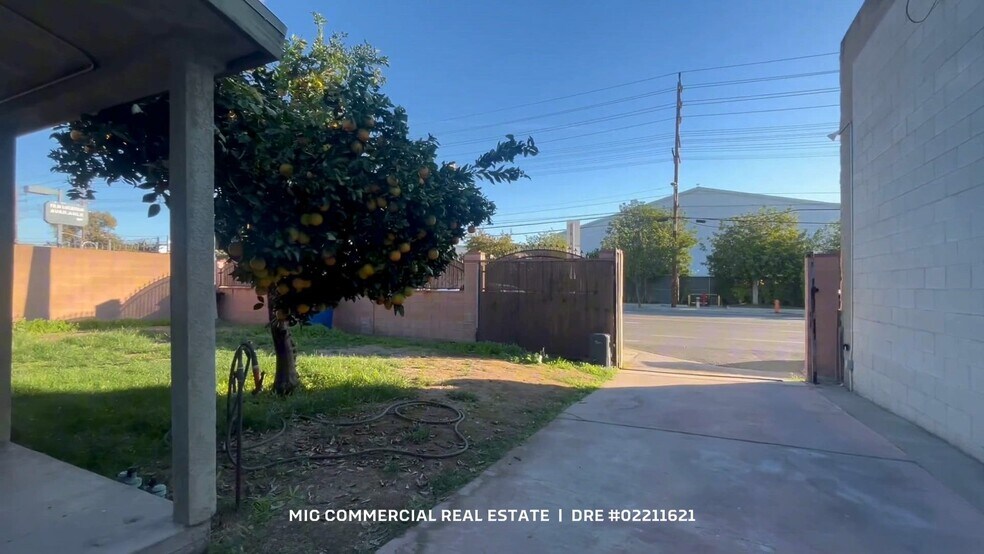 7317 Clybourn Ave, Sun Valley, CA à vendre - Vidéo sur l’inscription commerciale - Image 2 de 51