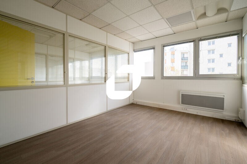 Bureau dans Colombes à louer - Photo du bâtiment - Image 2 de 27