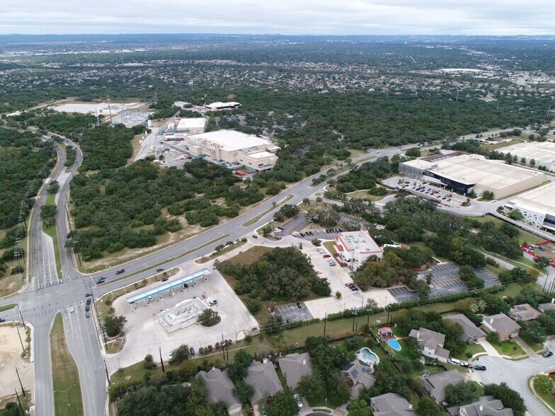 Westover Hills Blvd, San Antonio, TX à vendre - Photo du bâtiment - Image 2 de 3